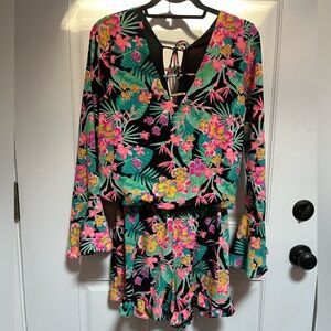 Judith March tropical floral long sleeve romper, sz large, bell sleeve ruffle